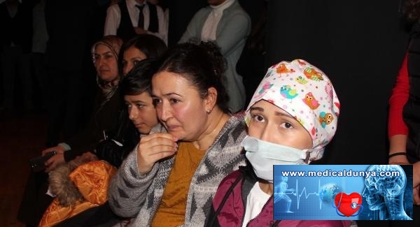 Mide kanseri liseli İrem: Güçlüyüm, bunların hepsini atlatacağım