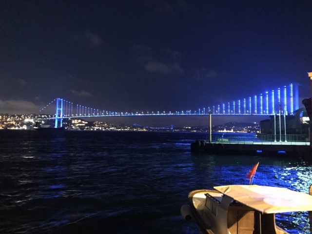 2 Nisan Günü Türkiye Otizme Mavi Işık Yaktı