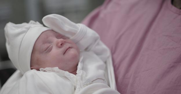 710 gramlık Hazal bebek yaşama tutundu