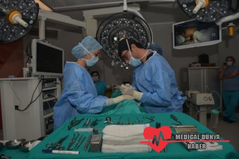 Türk doktor ameliyat etti, 350 yabancı doktor izledi