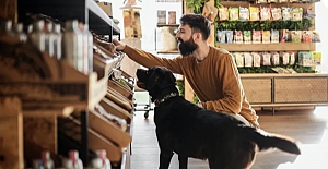 Köpek ve kedi sahipleri sürdürülebilir diyetlere daha açık