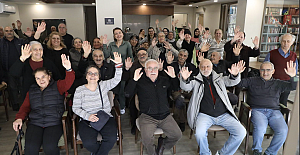 Yaş almış vatandaşlar için Sandalye Yogası etkinliği