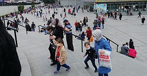 Çocuklar sokakta, mesafe sıfır